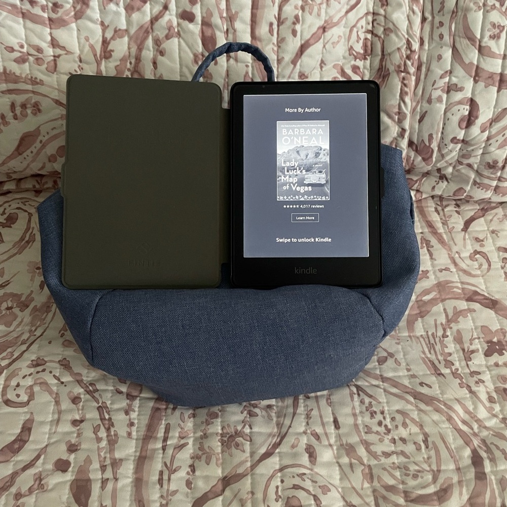 Moko Tablet Pillow  Stand